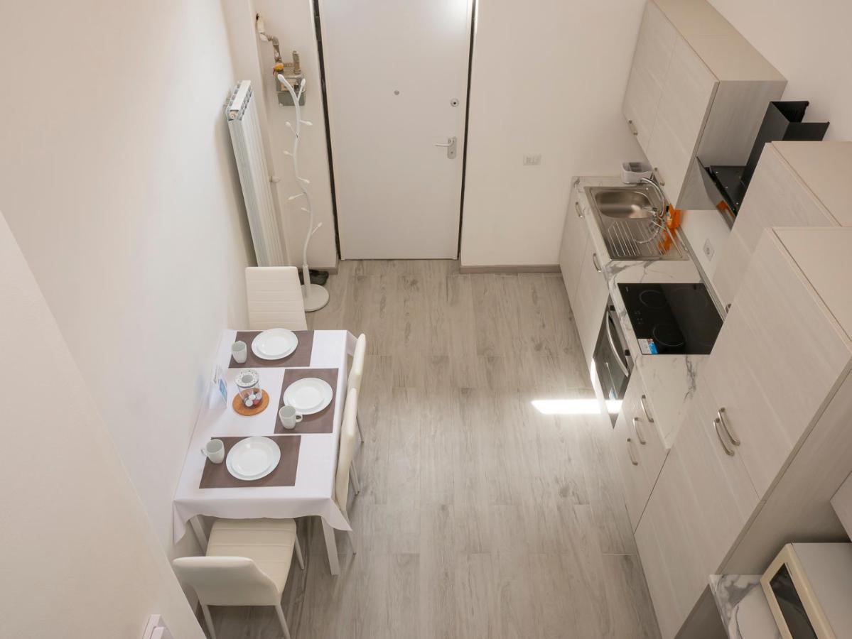 I Host Apartment - Neera 22 ميلان المظهر الخارجي الصورة